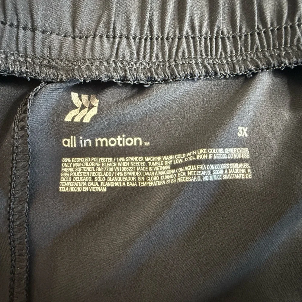 Women’s All in Motion Joggers/ taper pants Bundle Grey, Olive, & Black, 3X - Picture 5 of 15